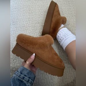 ✨ NEW! CAMEL FUR-LINED PLATFORM SLIPPERS / MULES ✨